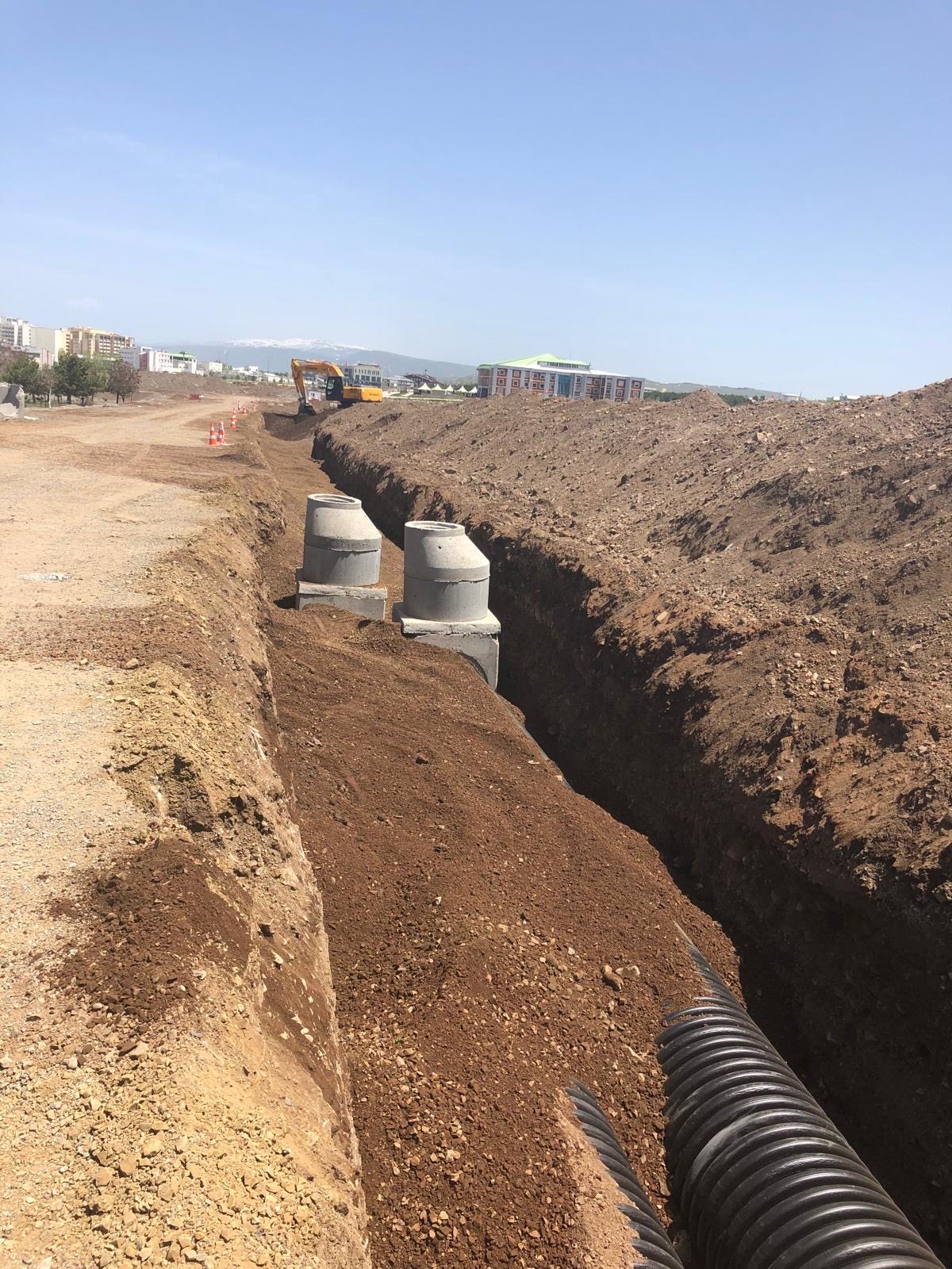 Altyapı boru hattı döşemesi